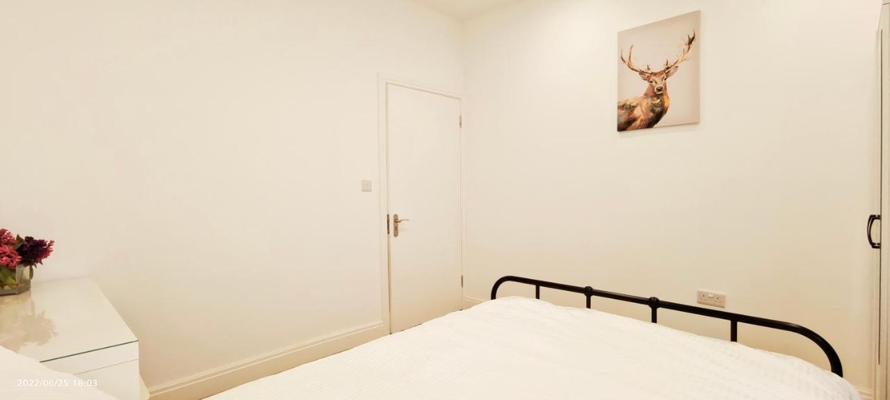 Apartamento Phlox Garden Sutton  Exterior foto